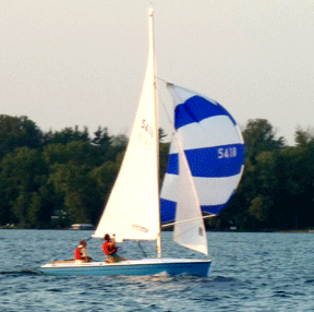spinnaker-flying-2