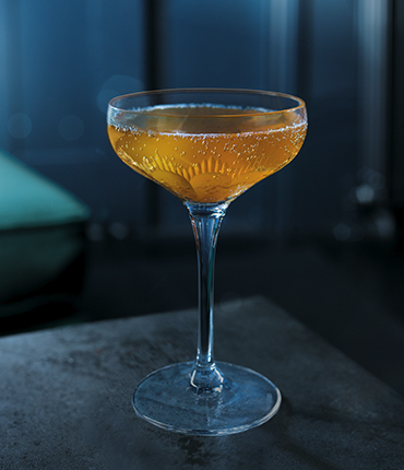 Gingerbread-Martini-Cocktail-feature