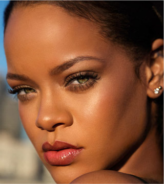 left-rihanna-photo